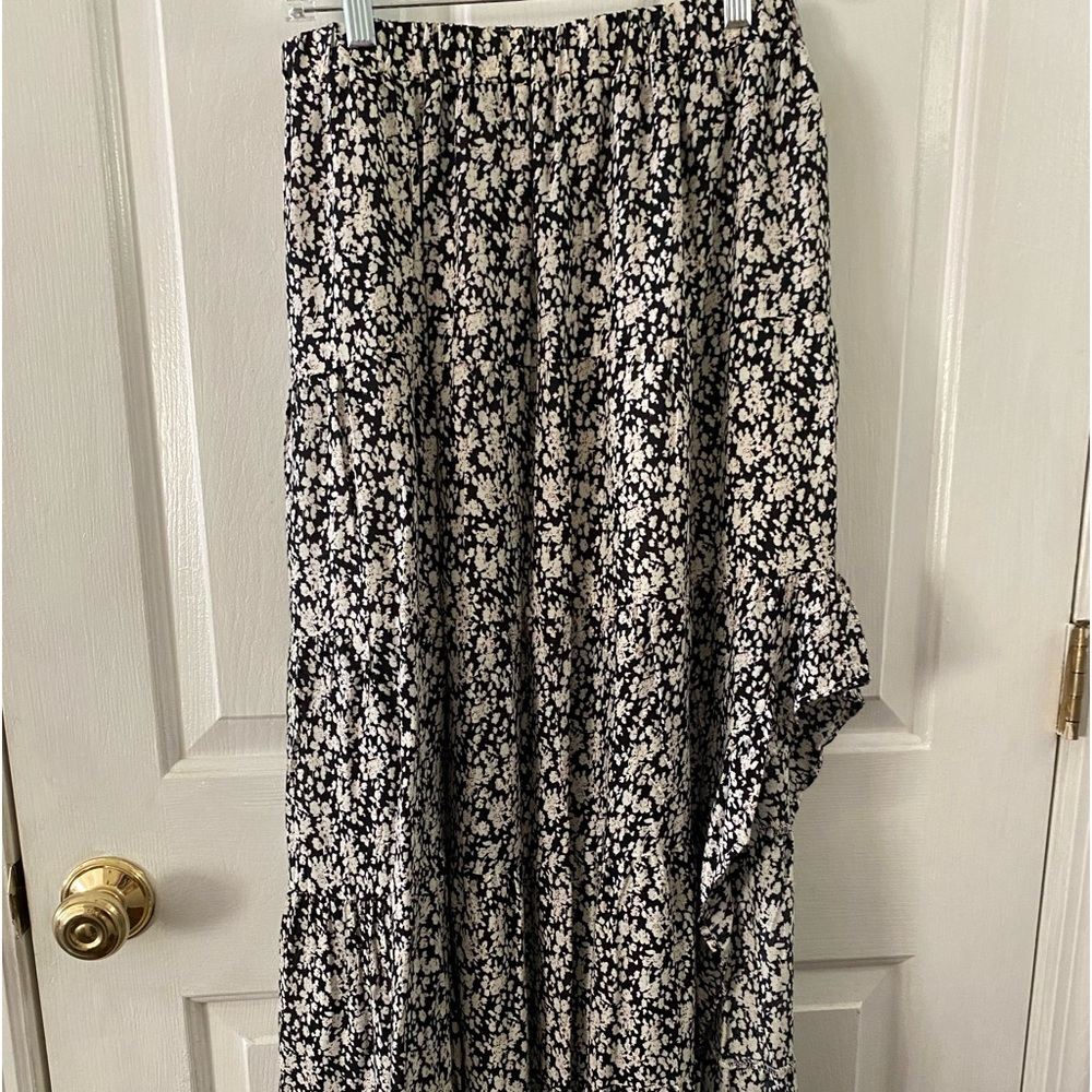 No brand name,size L, black and floral
